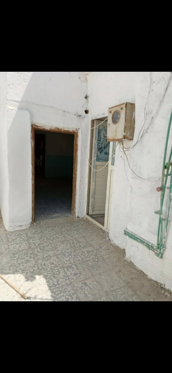 حي الصدر الثالث • كوفه • ١٢٠م」「طابقين」「سطحين」「غرفتين」「استقبال」「حمام دا...