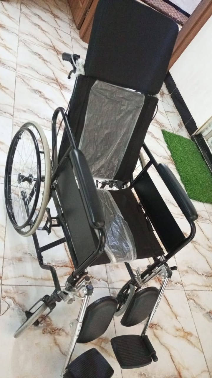 للبيع هم عربانه هم سديه جديده مامستخدم شراي يتفضل خاص
