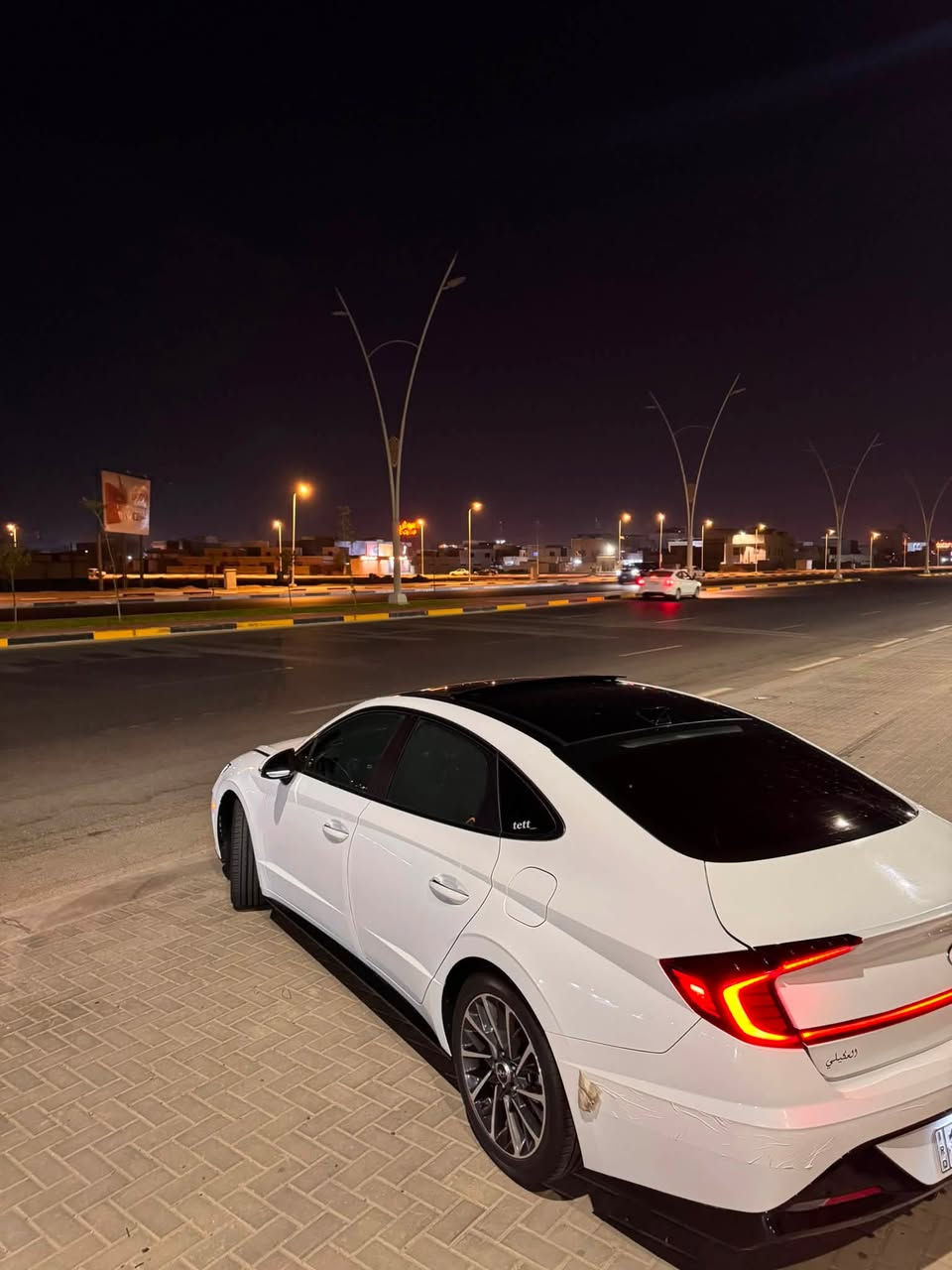 🚗 للبيع: هيونداي سوناتا 2023 (Limited - فول مواصفات)
الموديل: 2023(معوقين)تسجيل جديد

 اللون: أبيض ملكي

 الفئة: لمتد (Limited) - أعلى فئة بالمواصفات

 المسافة المقطوعة (المشي): 160 ألف كم

 الوارد: أمريكي

✨ المواصفات:

 فتحة سقف بانوراما

 شاشة كبيرة مع كاميرات (360 درجة) ونظام ملاحة

 كراسي جلد (كهرباء + تدفئة وتبريد)

 رادار أمامي وخلفي + رادار جانبي (نقطة عمياء)

 نظام تحديد المسار والقيادة الشبه ذاتية

 بصمة تشغيل وبصمة أبواب + تشغيل عن بعد

 دبل كير (شفتات بالمقود)

 وباقي مواصفات الفول لمتد المعروفة..

🛠️ حالة السيارة (الحادث):

 السيارة وارد أمريكي، حادثها بسيط (ضربة بصندوق السيارة) ومصلح تصليح درجة أولى وعلى الفحص.

 الإيرباغات كلها سليمة 100% وما طاقة.

 المحرك، الكير، والتبريد بحالة ممتازة وجاهزة من كلشي.

📍 مكان التواجد: البصرة - القبلة / حي الشهداء

💵 السعر المطلوب:173 $ الشراء يتصل

📞 للتواصل والاستفسار: ***********

