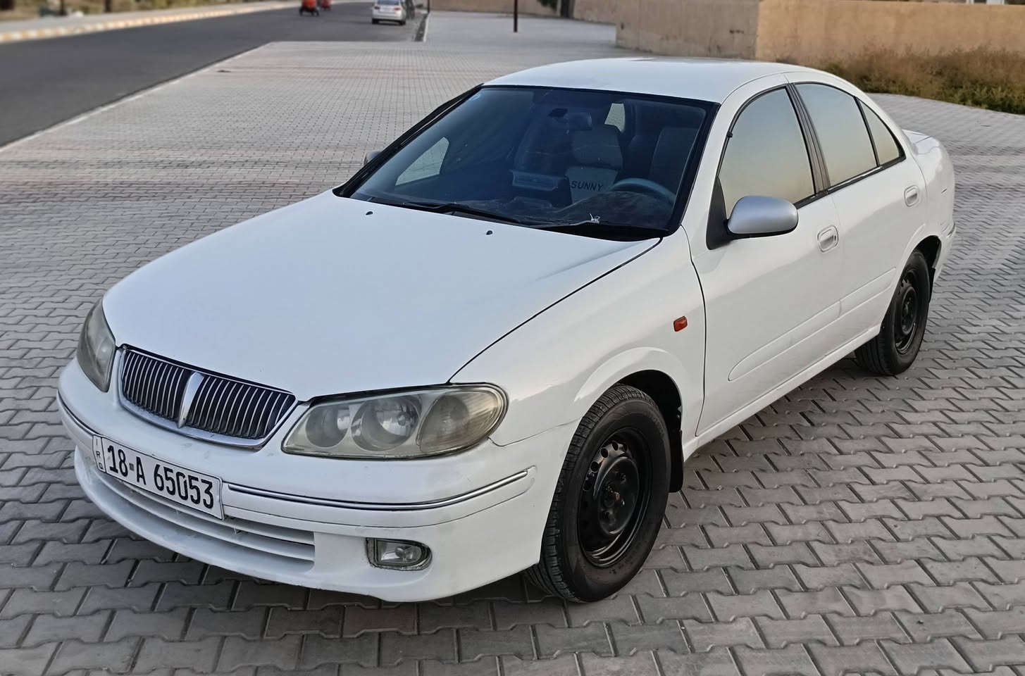 سلام عليكم سياره نيسان سني ياباني موديل السياره 2000رقم 18 مشروع وطني سنويه جديده رقم جديد تحويل مباشر بلسم السياره جاهزة من كلشي مكان سياره واسط السياره مكفولة كفالة عامه من كص نقل جثه والوصولايات مكينه ولكير مكفولات السياره اي نقص مابيه حداديه خلفي امامي جديده تخم تاير جديد السياره بيه طخات بيه مكانات صبغ باقي كفالة عامه سعر السياره 55 ورقة بيه مجال حك جيه رقم موبايل صاحب سيارة موجود بلنشر 
***********
