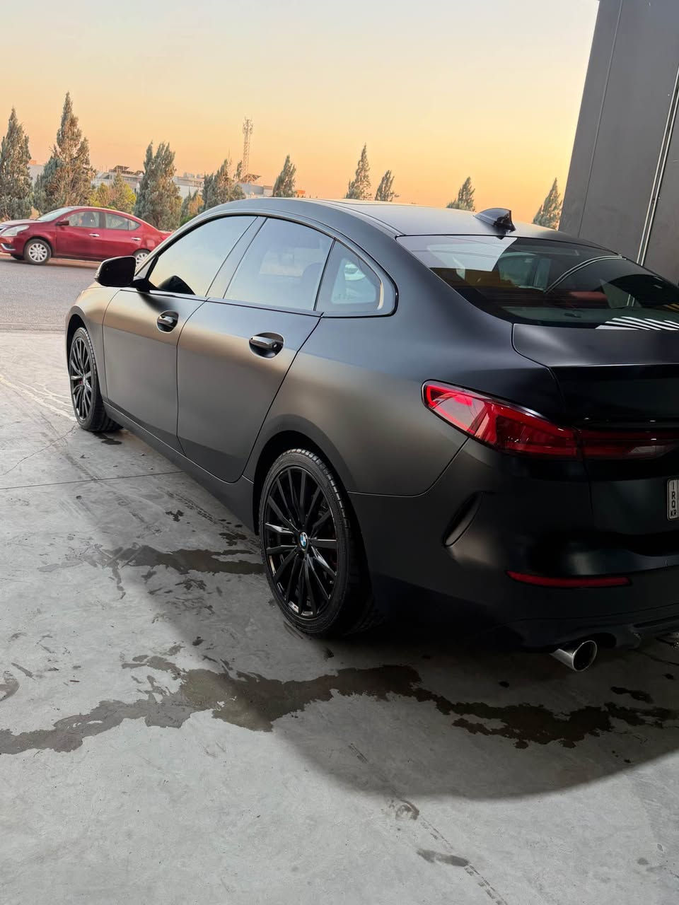 للبيع: بي أيم دبليو 228i موديل 2022
 الموديل واللون: BMW 228i موديل 2022، لون أسود.
 الحماية والتظليل: مغلفة بالكامل بـ PPF مات (مطفي) ضمان 10 سنوات من أحد أشهر المراكز في أربيل. معها كتاب تظليل رسمي متبقي فيه 10 أشهر (نسبة 80%).
 الضرر والصبغ: كلين عنوان (Clean Title) بدون أيرباك وبدون دواخل نهائياً. فيها كلير أمريكا بسبب شخط الصوره مال اماكن الكلير ب صور 3اماكن كلير 
 المسافة المقطوعة: 90,000 كم.
 المواصفات والداخلية:
 داخل أحمر مميز.
 صفر مسجات أو أعطال (شرط كير ومحرك وفحص).
 مبرمجة لغة عربية بالكامل.
 شاشة وعداد برمجة M (كيج M).
 السعر: 189 ورقة ($18,900) وفيها مجال قليل.
 للتواصل: *********** (اتصال / واتساب)
رقم شاصي مرفق ويه الصور
 
بو فروشتن bmw228iموديل2022
سى شوين كلير امريكا رةسمةم داناوا 
ماوةى روشتن 90km
ژمارةى شاسيم داناوه لة رةسم 
ناو سور فول مواسةفات هةمو گيانى بةشةرت 
بى ئيرباگ ppfمات كةراوه زةمان10سالى لةگةله 
كيتابى جام رةش100/80لة گةله 10مانگى ماوه
نرخ189مةجاليكى زور كةم /***********واتساب 
تكايه موشترى نيت تيل مةكة أربيل, العراق
