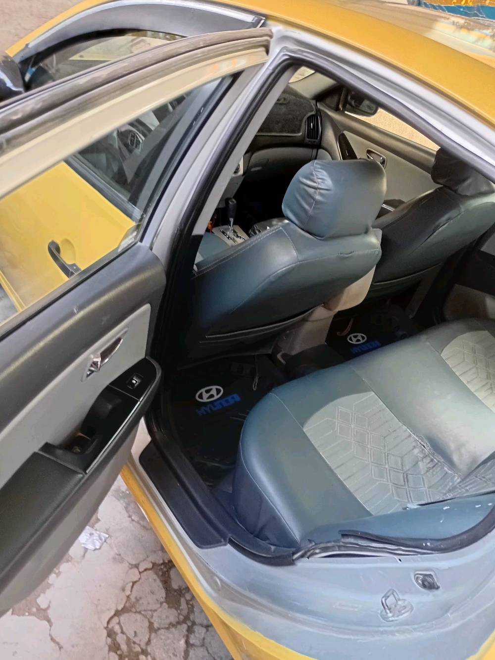 السلام عليكم النترا موديل ٢٠١٠مكينه ٢٠٠٠دوش مكينه كير حداديه تبريد كهربايات كله جديد قماره تكم حوض شواصي لغود توس مكفولات ويل وتاير جديد ماناقصه اي شي تاخذه كبل لشارع رقم لانبار لادولي مسطره مصفر هيه وغرامات وترهم مراوس النترا او سوناته حسب القناعه السعر ٨٧وبيه مجال
