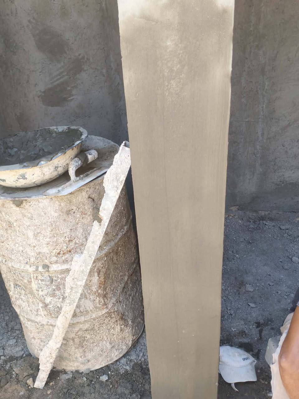 سلام عليكم لباخ متفرغ  سمنت  خشن ناعم   جص  متفرغ حالين اتصل وبيك خير وتدلل ***********
