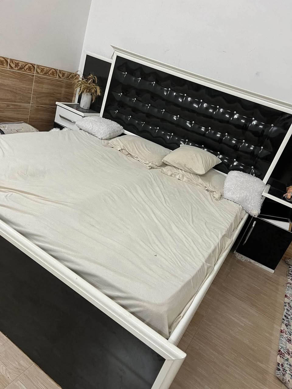 شتێکت هەیە لە ماڵەوە کە بەکاری ناهێنیت؟ 🏠✨

مەیهێڵە بێ‌سوود بمێنێتەوە، چونکە لەوانەیە کەسێکی تر پێویستی پێی هەبێت! 😍

📸 وێنە و زانیارییەکانی کاڵاکەت بۆمان بنێرە

💰 ئێمە بۆت دەیفرۆشین

📩 تەنها پەیامێک لە تۆوە!

خێرا فرۆش 🛍️

شتە زیادەکەت بکە بە پارە 💸❤️

#خێرافڕۆش #دەستی_دوو #کاڵای_دەستی_دوو #فرۆشتن #کڕین_و_فرۆشتن السليمانية, العراق

نص مكتوب في الصور:
- ٤ پارچه ۹۰ هه‌زار رانيه