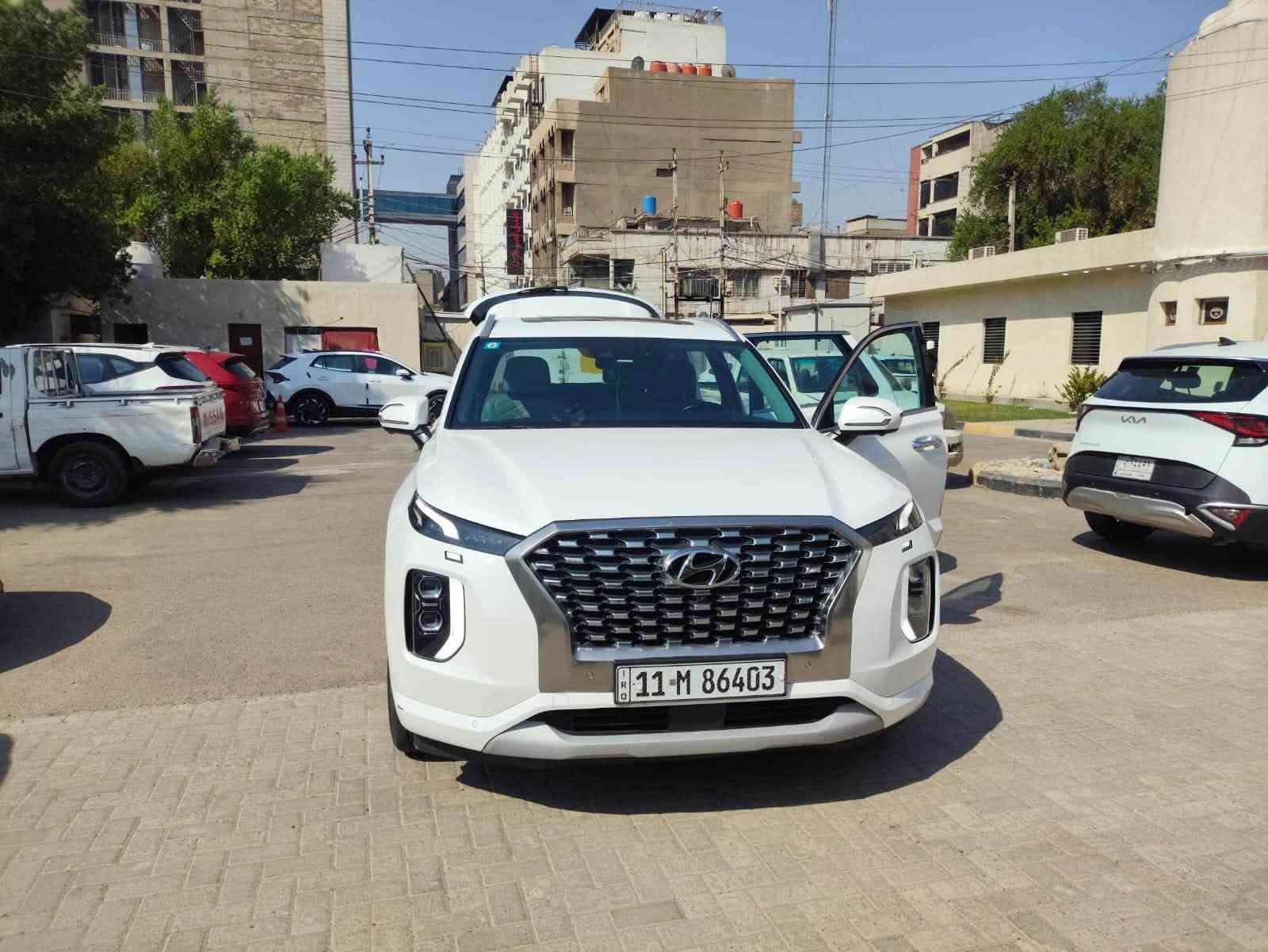 السلام عليكم 

هونداي بلسايد 2021

السياره فول مواصفات اعلى شي كالكرافي 

كشنات تدفئه وتبريد امامي وخلفي 

كشنات كهرباء

كامرات 360

داخل ابيض 

حساسات 360

فول للأخير 

ماشيه 92الف كم 

السياره نضيفه حادثها صندوك وبالعراق صار بيها حادث بابين مكانها بغداد كراده استفسار ع واتساب ***********
