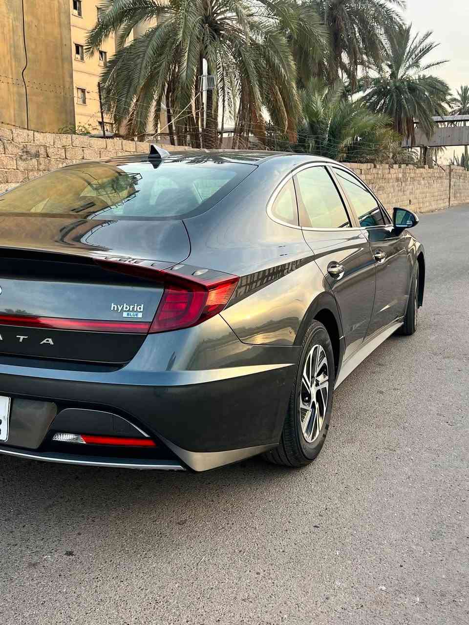 السلام عليكم 
سوناتا هايبرد 2023 
ماشيه 51 الف كيلو السياره جديده كلشش 
بدون صبغ تبديل بنيد نفس اللون وربع الجاملغ الايسر بارد وتكحيل بسيط بدون دواخل 
المواصفات فئه بلو 
تبريد قطعتين 
رادار امامي 
اوتو ستارت 
اوتو هولد 
شاشه كبيرة
كار بلي ولاسلكي
تحديد مسار 
قيادة ذاتيه
 اربع وضعيات قيادة 
كامره خلفيه 
تحكمات ستيرن جهتين
مانع تصادم 
لايت ليد امامي خلفي 
كير دكم
باقي المواصفات معروفه 
مكان السيارة بغداد الكرخ 
رقم بغداد 
سعرها 158 مجالها بسيط 
مراوس حسب القناعه 
للاستفتار الاتصال على الرقم ***********
