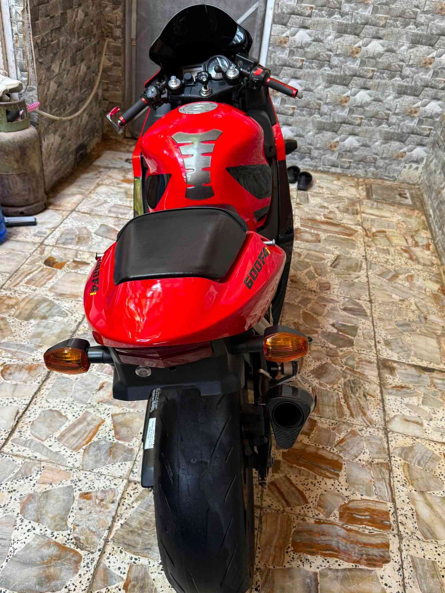 سلام عليكم كربلاء. F4i 600cc  بدون رقم جديد 
تلفون 📞 ***********
