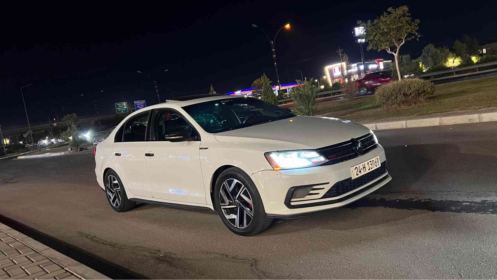 Jetta GLiفوول فوول مواسةفات هةموو شتي بةشةرت سيستةمي گزوز سپورتي لةسةرة 
سلايت
كوشن جلد و هيتةر 
سةماحة BOOS
3 گير پاڤل شةفتي سوكان تةحكوماتي سوكان
پشت و پئش كةپس 
گئر  مةكينة. بةشةرت 
سةنةوي نوئية هةتا ٢٠٣٢ دينار مةسرةفي نية 
سةيارةكة دةرگا و چاملغي بؤياغة تؤزةك ناو دةرگةي گرتية هةموو شتي بةشةرت بئ مةسرةف و مالي گةنجان (سعر١٠٨) و كةمةك ماجاليشي تيداية  تةلةفون ***********/***********/*********** أربيل, العراق
