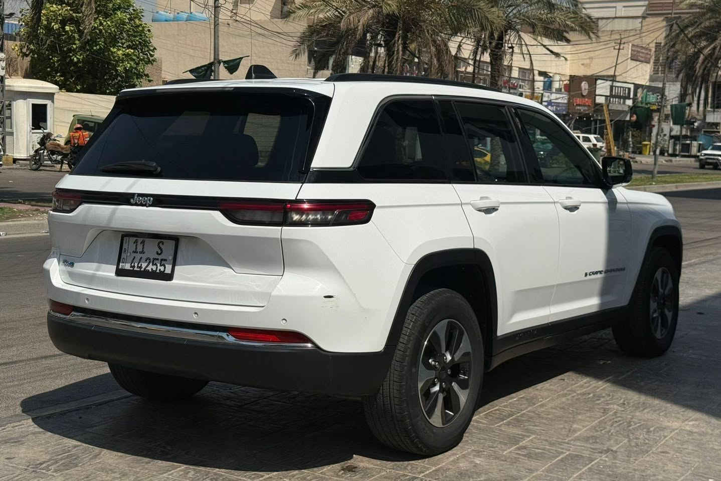 جيب شيروكي لمتد بلكن
موديل ٢٠٢٤ ،  ٥ راكب وماشيه ، ٣٧ كم
ضربته جاملغ  والبنيد
رقم هاتف (   ***********  ) للمشتري فقط 

السعر ٢٦٥ 

جيب كراند شيروكي لمتد 4Xe هايبرد بلك ان 

محرك 2.0T 

بانزين + هايبرد + شحن منزلي.

ايرباك استيرن

رقم بغداد باسمي 

فول 1/1

 1شاشه كبيره

2بانوراما طكتين

3 بصمة

4 سستم صوت Alpine

5 تشغيل عن بعد  

6 كشنات جلد

7 كشن السايق ميموري

8 كشنات كهرباء

9 صندوق كهرباء

10 حساسات خلفية و امامية

11  ٢ قطع تبريد

12 اشاير بالمري

13 رادار أمامي

14  رادارات 360

15 ثلاث وضعيات قيادة

16  نظام اختيار كهرباء او بانزين

17 كير ماوس

18 نظام منحدرات

19 هيتـرات بالكشنات

20 ويل كب كروم

21 لايتات لد

22 بك لايت لد

23 كشافات

24 بصمة أبواب

25 نقطة عمياء 

26 تحديد المسار 

27 قيادة ذاتية 

28 هاند بريك بصمة

29 شفتات ستيرن
