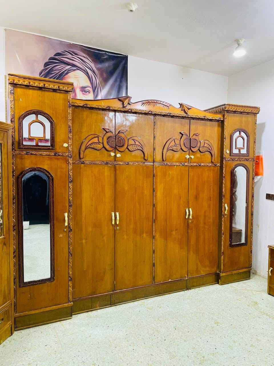 سلام عليكم غرفه لل بيع مابيها اضرار  بسعر400 عنوان مدينه الصدر يوجود توصيل اي ع رقمي *********** بي واتساب
