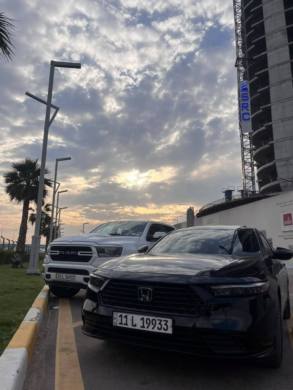للبيع – Honda Accord Hybrid Sport L موديل 2024
2.0 Hybrid
اللون: أسود ملكي 
• العداد: 40000 كيلو
رقم: بغداد
• صبغ قطعة واحدة فقط– باب السائق
• صور الحادث + مرفقة مع المنشور
ايرباك بردة فقط بجم كبس
• بصمة تشغيل + دخول ذكي
• رادار أمامي + تحديد مسار
• نظام النقطة العمياء
• فتحة سقف
• لايت زينون
• مقاعد جلد
• مقاعد كهربائية
• تدفئة المقاعد الأمامية
مكانها بغداد الغزالية
ابو ياسر ***********
السعر 19500$

نص مكتوب في الصور:
- 65837151
