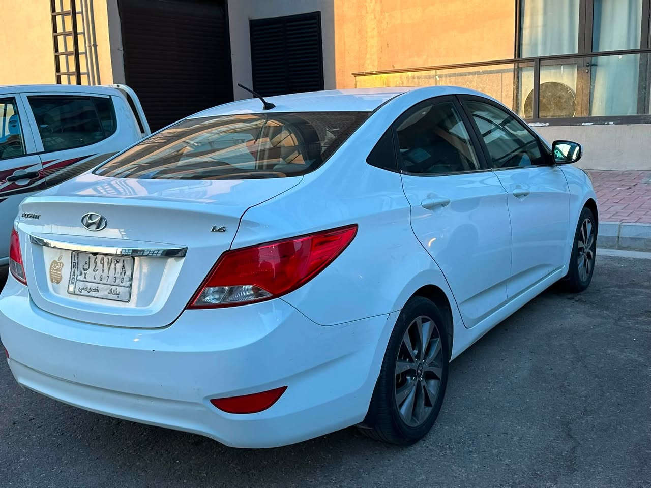 للبيع اكسنت 2016 خليجي 
محرك 1600 cc
فتحة
شاشة
ماشية 130000 كيلو
السعر 95$
بغداد/حي الجهاد
*********** واتس اب

