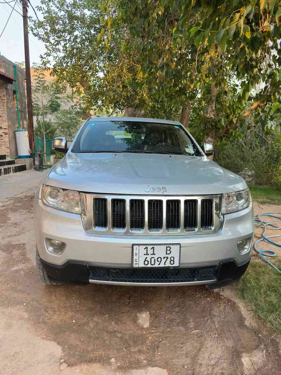 سلام عليكم لبيع جيب  لمتت فول موصفات ل اخير  لمتت معروف بعد مديل 11 وارد أمريكي جاملغ وبنيد بدون دواخل محرك كير سياره احلا من صوره تبريد تدفئه فولل السعر 140 وبيها مجال ***********
