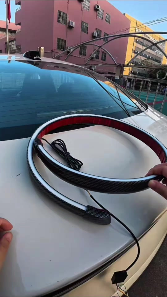 🚘 تريد تغيّر شكل سيارتك بدون تعديلات مكلفة؟ أطلب الآن 👇🏻 *********** واتساب ✅  🔥 سبويلر LED جوكر كاربون مع إشارات 🔥 قطعة واحدة كفيلة تغيّر شكل مؤخرة السيارة بالكامل! ✨ تصميم Carbon Look رياضي وفخم 💡 إضاءة LED قوية وملفتة ↔️ مرن وينثني حسب انحناء السيارة ✂️ قابل للقص حتى يناسب طول سيارتك 🔴 يعمل كضوء فرامل 🟠 يدعم إشارات الانعطاف 🌙 يعطي السيارة حضور أقوى خصوصًا بالليل ☀️ مقاوم للمطر والغبار وأشعة الشمس ⚡ يعمل على 12V ومناسب لمعظم السيارات 🛠️ تركيب سريع وسهل مع لاصق قوي 📏 الطول: 115 سم 📐 العرض: 5 سم مو مجرد إضاءة… تفصيلة صغيرة تغيّر شكل سيارتك بشكل واضح 🔥 📦 متوفر الآن 🚚 توصيل لجميع محافظات العراق
