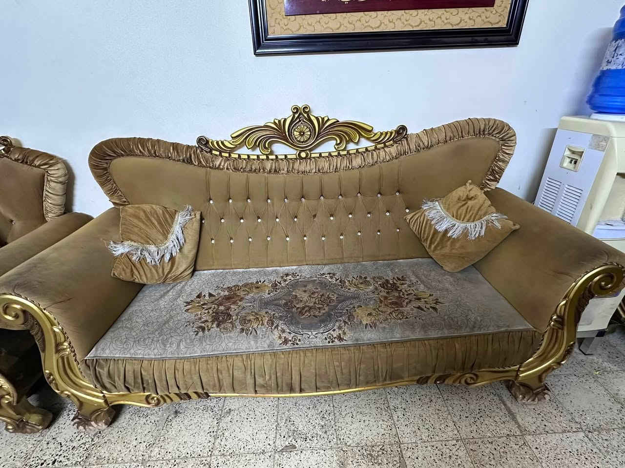 السلام عليكم تخم ١٠ مقاعد للبيع يحتاجله فقط غسل السعر ب٣٥٠ وبي مجال مكان بغداد البياع الرسالة الاولى للاستفسار ***********
