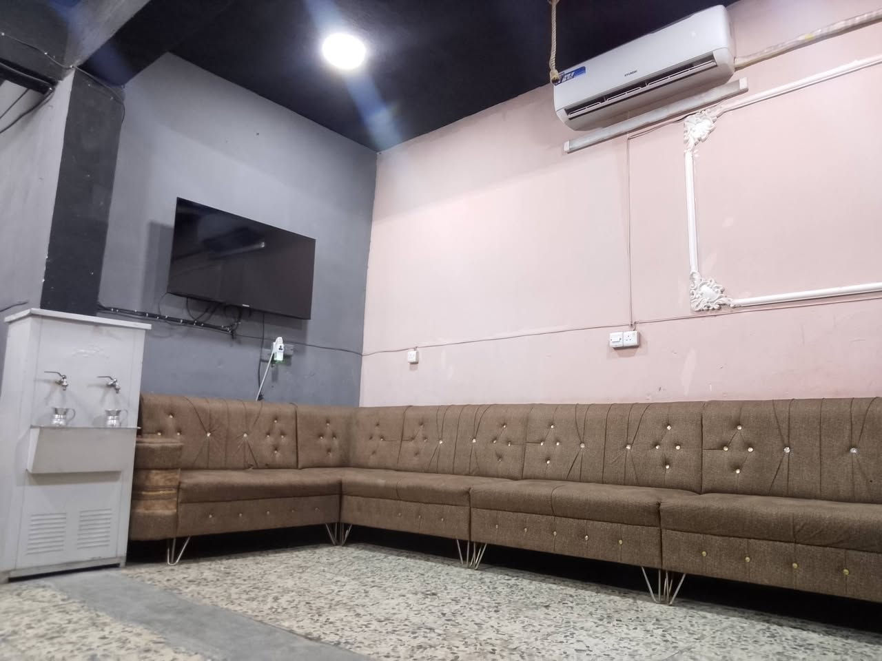 كوفي للبيع الرئاسه شارع 20 اللاستفسار الاتصال على الرقم ***********
