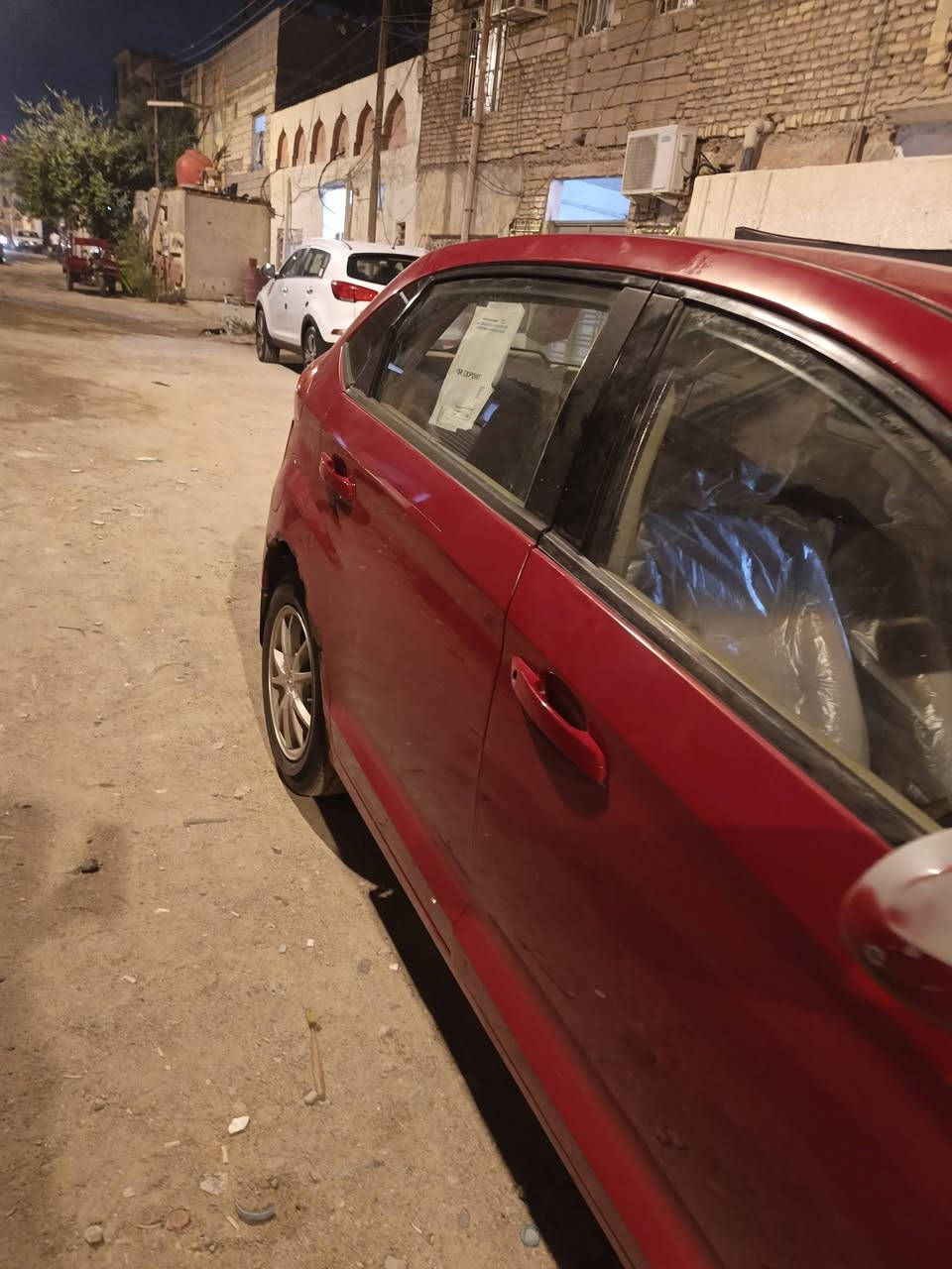 يا الله سلام وعليكم
شيري فلاوين سياره كفالة من ضربه وضبغ سياره جدي ومرتبه كير عادي  مكينه بيه خيط تبخير قليل  سياه حلوه تبريد شغال حداديه جديده لوك منضومه زنون  تخم تاير  ابريد ثلج سياره متعدد عليه حيل سعر ٣٣وبيه مجال شي بسيط عنواني بصره رقمي ***********
