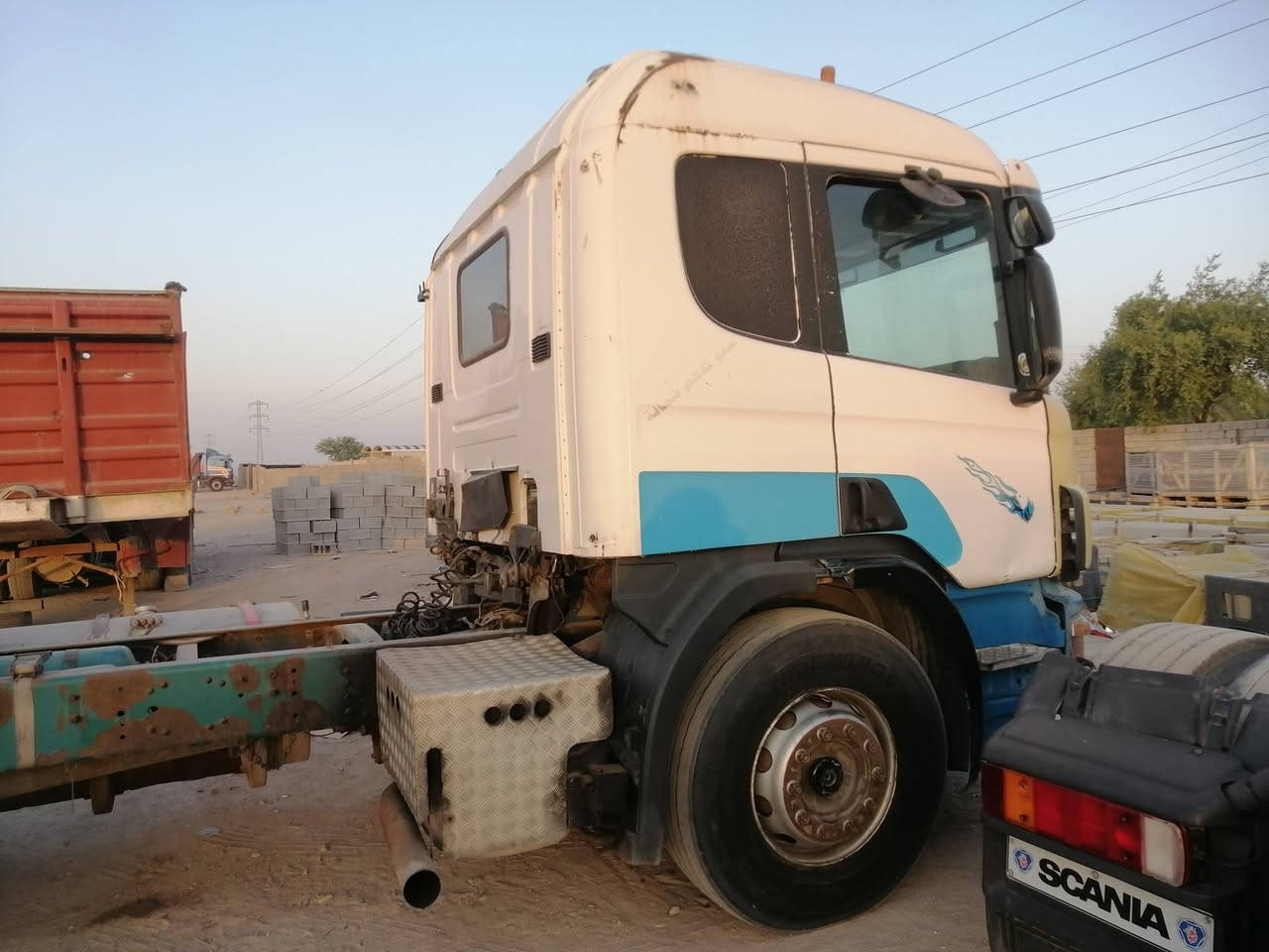 سكانيه ٢٠٠٠ مكفول من ضربه سيارة جاهزمربوط فلات رقم دهوك. سعر٨٠عنوان بصره هاتف *********** بس راس
