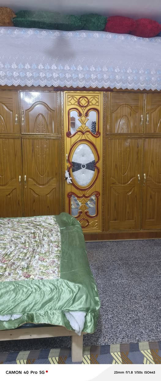لبيع نضيفه سعر ٦٠٠ وبيه مجال عنوان بغداد ***********
