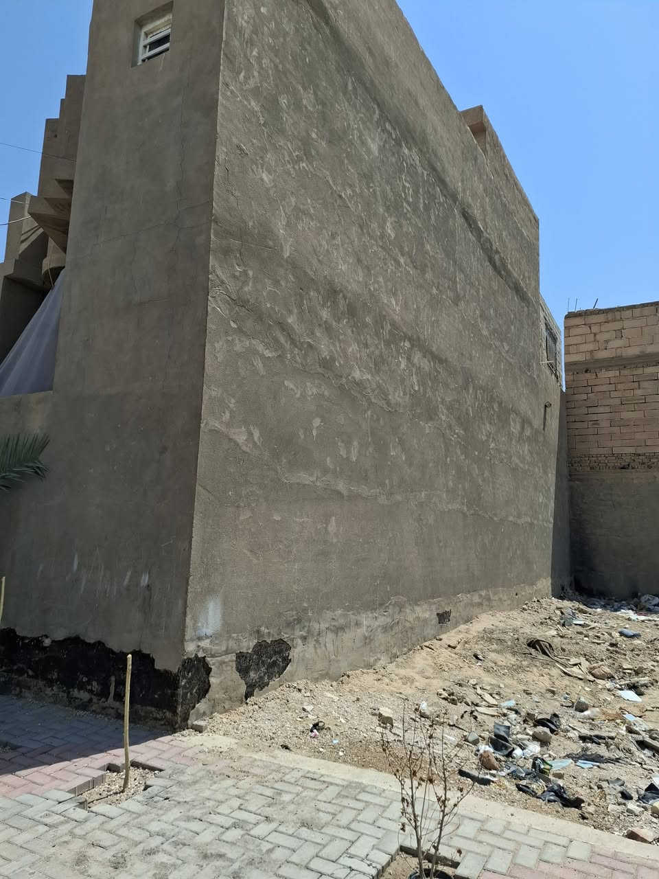 ماشاء الله
كربلاء بدايةحي الاطباء  حي راقي وناس هدوء موقع مميز بين ركنين ثالث قطعة عن شارع خلف ساحة مقابل صمود طابو صرف بناء جمهورية على ايدي مساحة ١٥٥  طابقين ثلاث غرف نوم  سعر ٢٧٥ يبعد عن الامام. ٤ كيلو ونص خدمات فول اسواق مدارس  كلها بلحي قريبه   ***********
