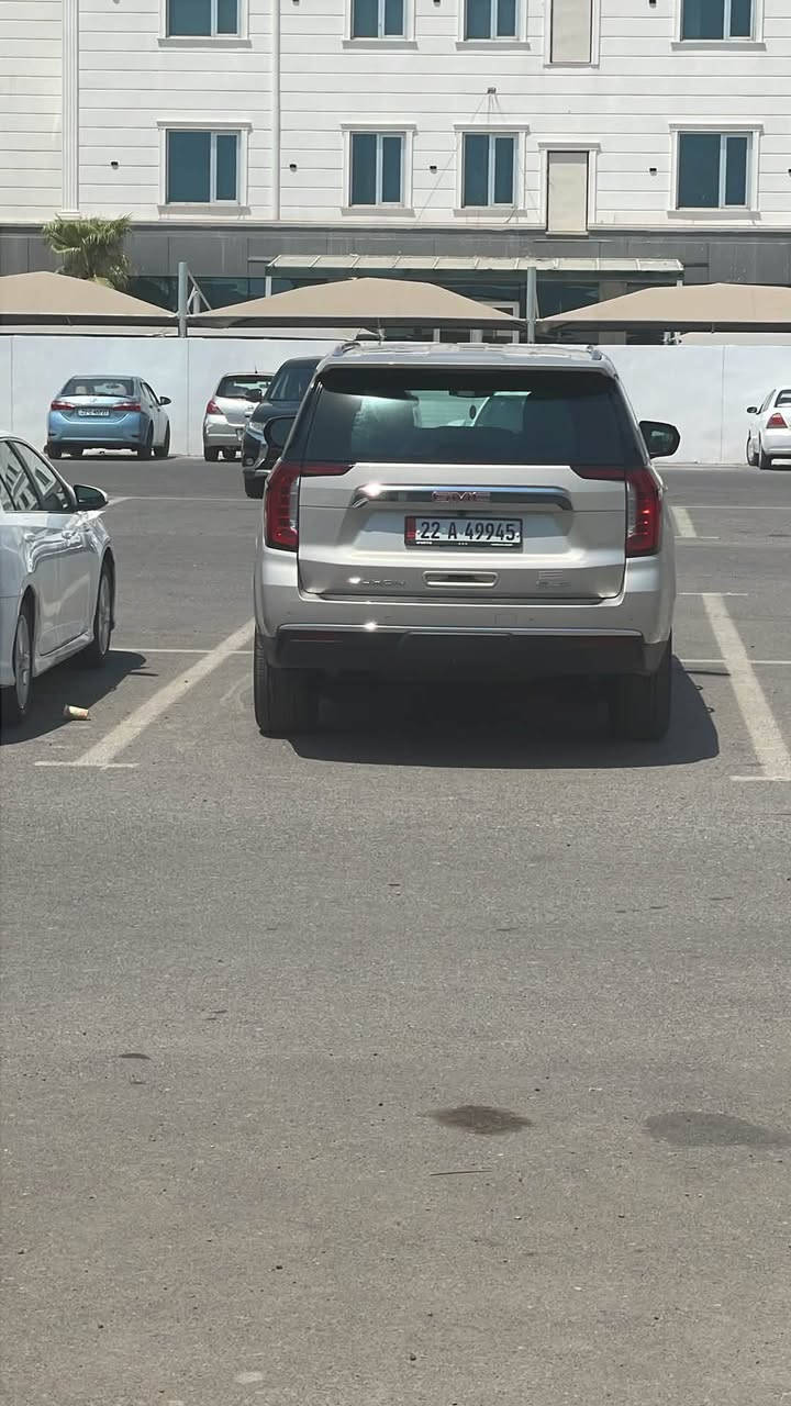 السلام عليكم GMC موديل 2023 للبيع خليجي مكفوله كفاله عامه مغلفه كامل نانو سيراميك  مواصفات SLT ثلاجه الاتصال ***********’’’’’***********
