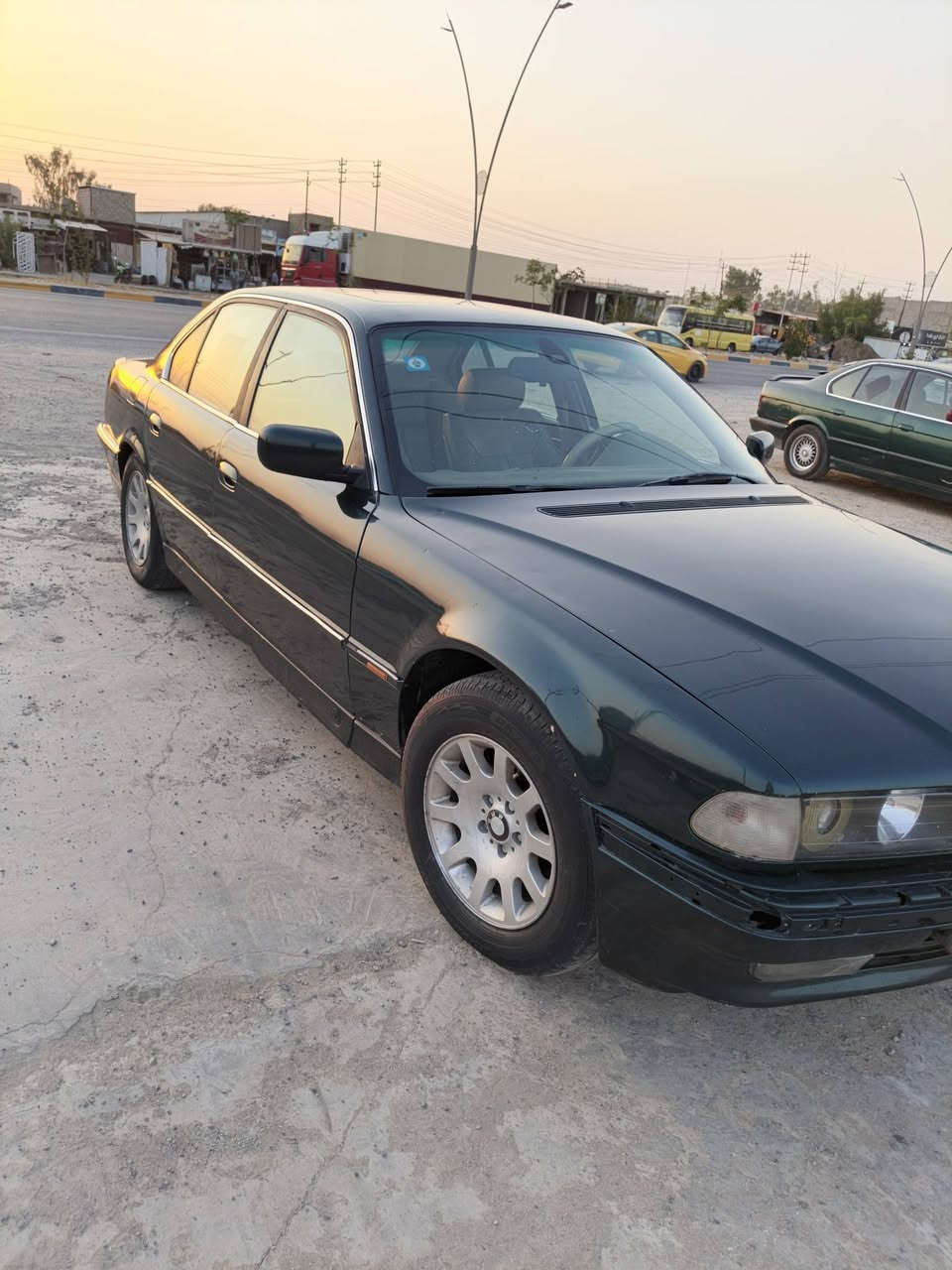 السلام عليكم بي إم كاسحه 744 8 سلندر للبيع موديل 96 مكينه وكير وتبريد كفاله لا ضربه ولاكص ولا خياس شرط تحويل رقم بغداد مصبوغه عام أثر جراد السعر 60 بيها مجال مكان سياره ديالى الغالبية وأي استفسار اتصال ***********
