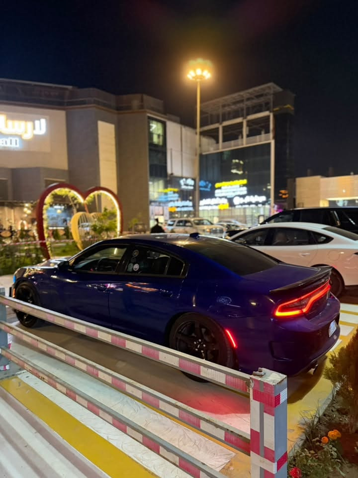 السلام عليكم 
للبيع جارجر 19 اللون جويتي ارتي مكينة 5700 فول عده الفتحه 
سياره نظيفه وماشية ٥٠ حقيقي رقم جديد وبسمي ثاني يوم مداور للتفاصيل اكثر راسلني واتساب ودزلك كلشي وتدلل السعر ١٧٧وبيها مجال بسيط الرقم ***********
