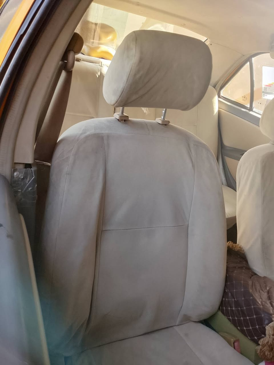 السلام عليكم 
أم كي للبيع رقم بغداد سنويه لل2029
مصفره هيئة وغرامات 
كير محرك خير من الله تواير نضيفه جدا 
غرفه نضيفه جدا ترايك للبصره 
***********
