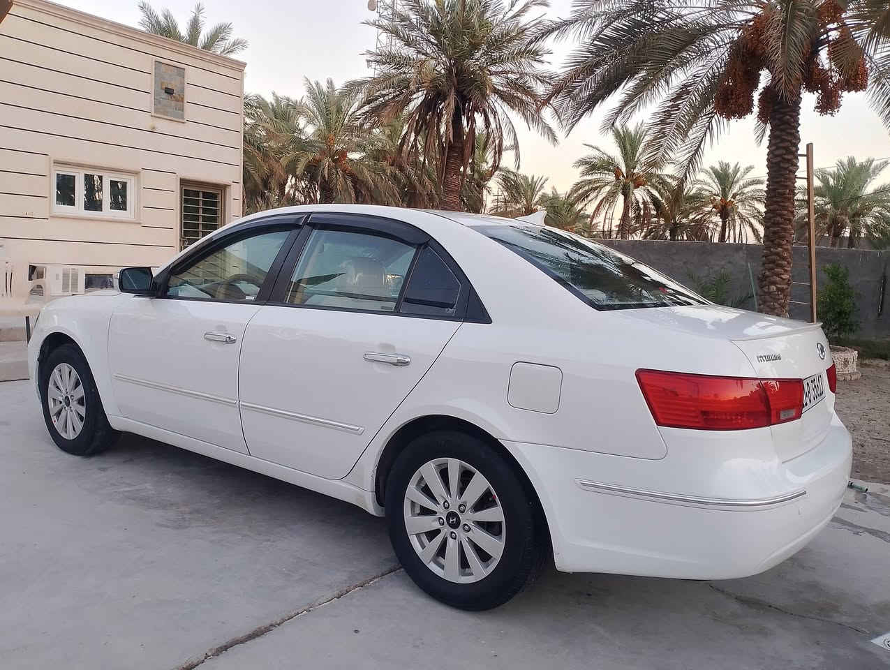 سوناتا 2010 وارد امريكي محرك 2400
رقم بغداد سنويه ورقم جديد
بدون صبغ قطعه وحده  مبدله نفس اللون 
محرك وكير مكفولات 
تبريد ثلج 
السيارة جاهزه مابيهه اي نقص السعر 122
للاستفسار ***********
