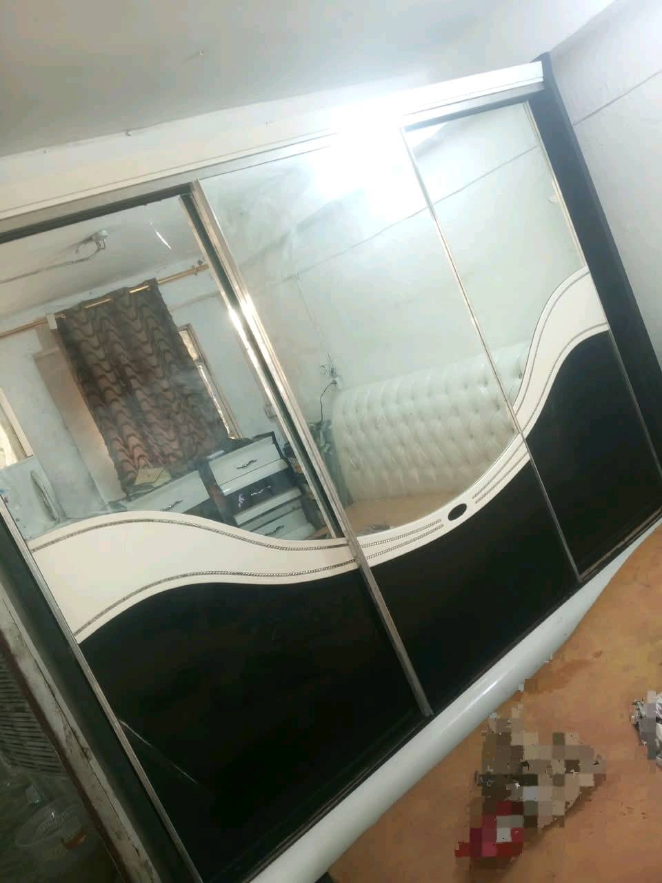 سلام عليكم غرفة نوم نضيفه للبيع السعر 250وبيهه مجال لطيبين مكان حريه ***********