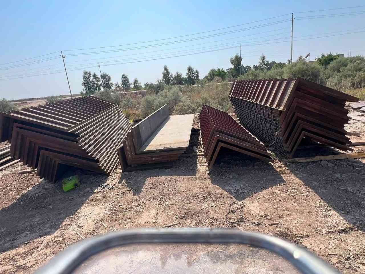 للبيع دنك حديد ٨٠في٤٠الرتفاع ٣اونص دنك نضيفات شغله واحده المكان ذي قار ***********
