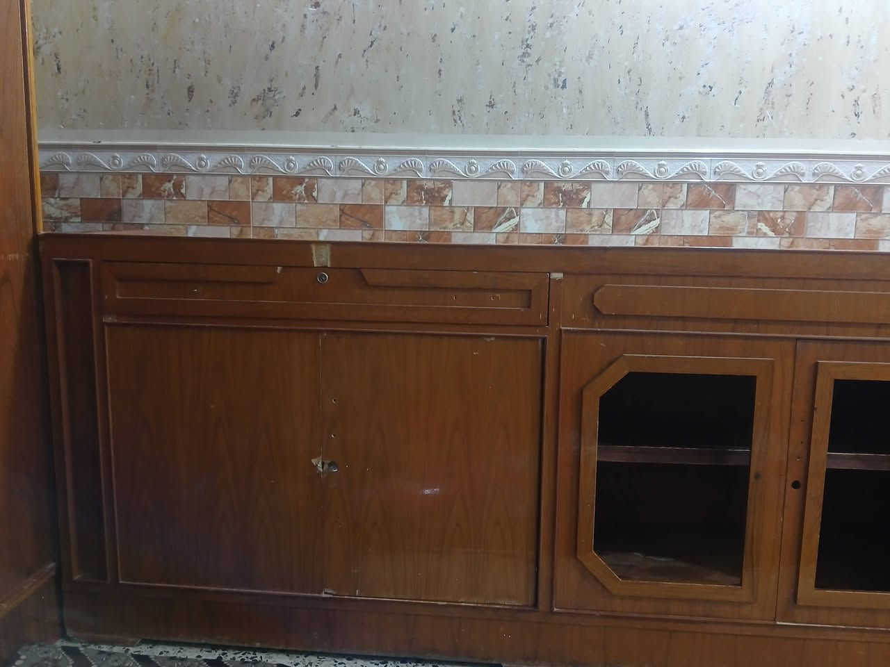 السلام عليكم بوف للبيع احطاطه في الرمادي السعر 100 بيها مجال رقم ***********
