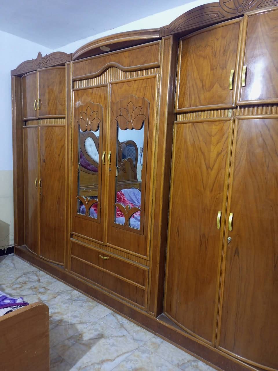 غرفه ام السته صاج طابقين للبيع مكاني طويريج الجمعيه***********
