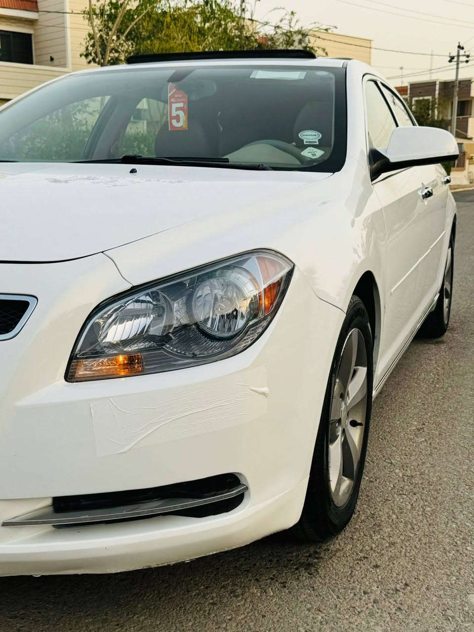 السلام عليكم
شوفرليت ماليبو ٢٠١٢ lt2 للبيع فقط 

كلين تايتل رقم سليمانية 

السياره باسمي شرط التحويل 

محرك 4 سلندر 2.4 

تحكمات ستيرن جهتين 

كامره وحساسات خلفية 

شاشه ايباد 

**سونار السياره مرفق مع الصور 

السياره عليها تخم لايت زنون اصلي 

تايرات جديده وبطاريه جديده ايضا 
كهربائيات السياره كلها ع البلاد 
السياره جديده وما متعوبه كلها ع البلاد 

مكان السياره ديالى بعقوبة 

***********

***********

السعر ٩٥ وبيها مجال

