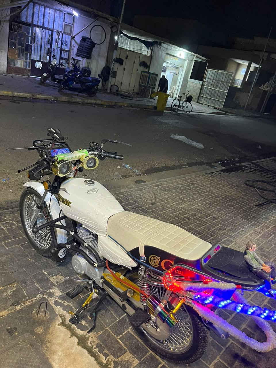 سلام عليكم إيراني موديل 26 اربعه كير دراجه كلش نضيفه ومرتبه السعر 950 الاتصال ‏‪***********‬‏ عنواني الرمادي التاميم
