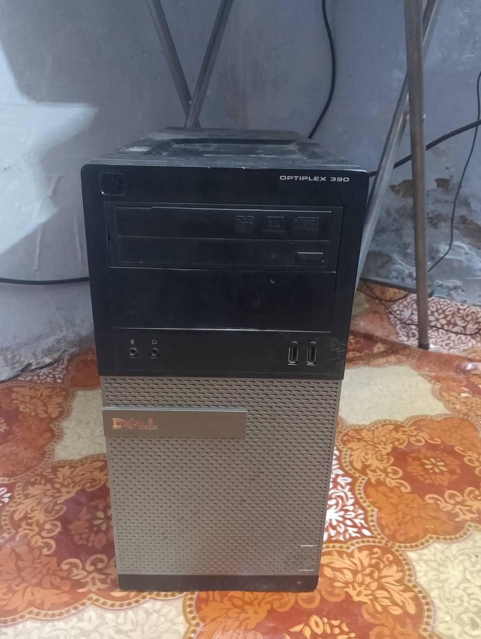السلام عليكم
حاسبة للبيع كاملة(شاشة+ماوس+كيبورد+كيس) مواصفات

استعمال شهر واحد 

i5 2400

ram 8 

gtx 1050 Ti4GB

ssd128+hhd500

مذربورد Dell OptiPlex 3020 MT

بورسبلاي بقدرة 300واط

كيس من DELLمن نوعoptiplex 

نظام التشغيل ويندوز 10برو 64بت

السعر 350 مكاني نجف شارع المدينة 

للاستفسار الاتصال او المراسلة ***********
