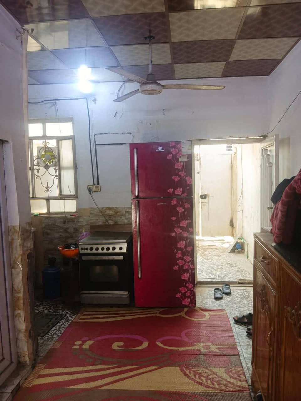 بيت سعر مناسب
يــالله بيت بمساحه 170 متر 
بناء 70 متر و 100 مساحه فارغه 
صــــالـــه غــــرفـــه مــطــبـــخ تـــخــاريـــج 
السعر فقط ب 15 مليون …
عنوان البيت شارع المطار القديم خلف اسواق علي الطائي 

للاسـتـفـسـار *********** واتــســاب +اتــصـال
 
#مكتب_الحجيمي_للعقارات_قرب_صيدليه_الالفه
