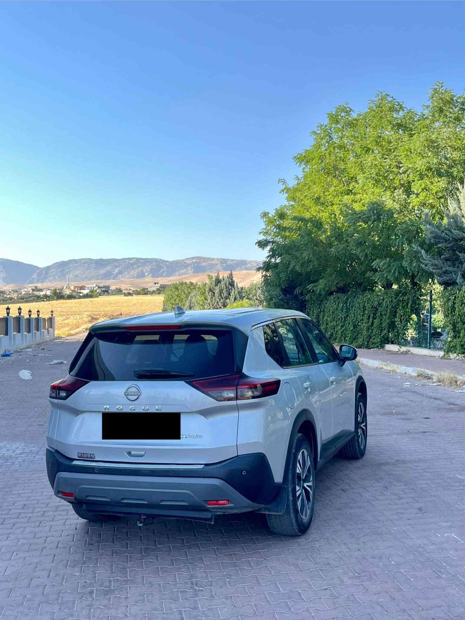 Nissan rogue 2022 Sv AWD
بص بنيد صبغ بدون دواغل
فحم رادار بيلادي شركه
3 بستن توربو
گير مكينه شرط
رقم سنوي جديد تحويل وكاله شرط
موصفات
شاشه 
كاميره
حساس
رادار
تحديد سرعه
ويل كروم
بريك بصمه
شغال
باب بصمه
قودي رادار
قودي ايشاره
تحكم ستيرن
Eco - normal - sport

عنوان عقره 
*********** أربيل, العراق
