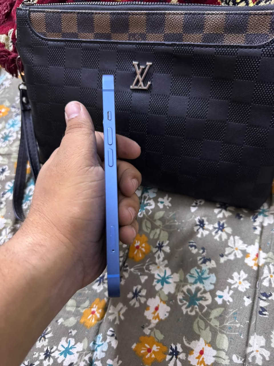 آيفون ١٣ • ١٢٨ • بطارية مستبدلة