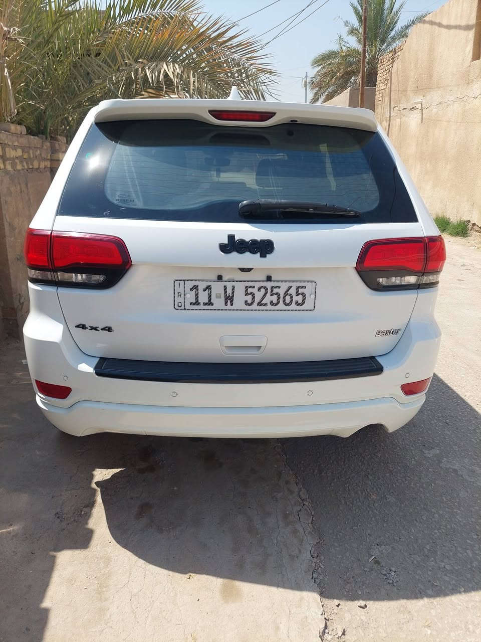 جيب لاريدو شيروكي
مديل 18 
مكينه جديده 
تبريد ثلج 
سياره جاهزه مابيهه اي نقص 
السعر 195 وبيهه مجال 
العنوان / بابل / محاويل 
موبايل / ***********

الضرر/ جاملغ أمامي وبنيد
