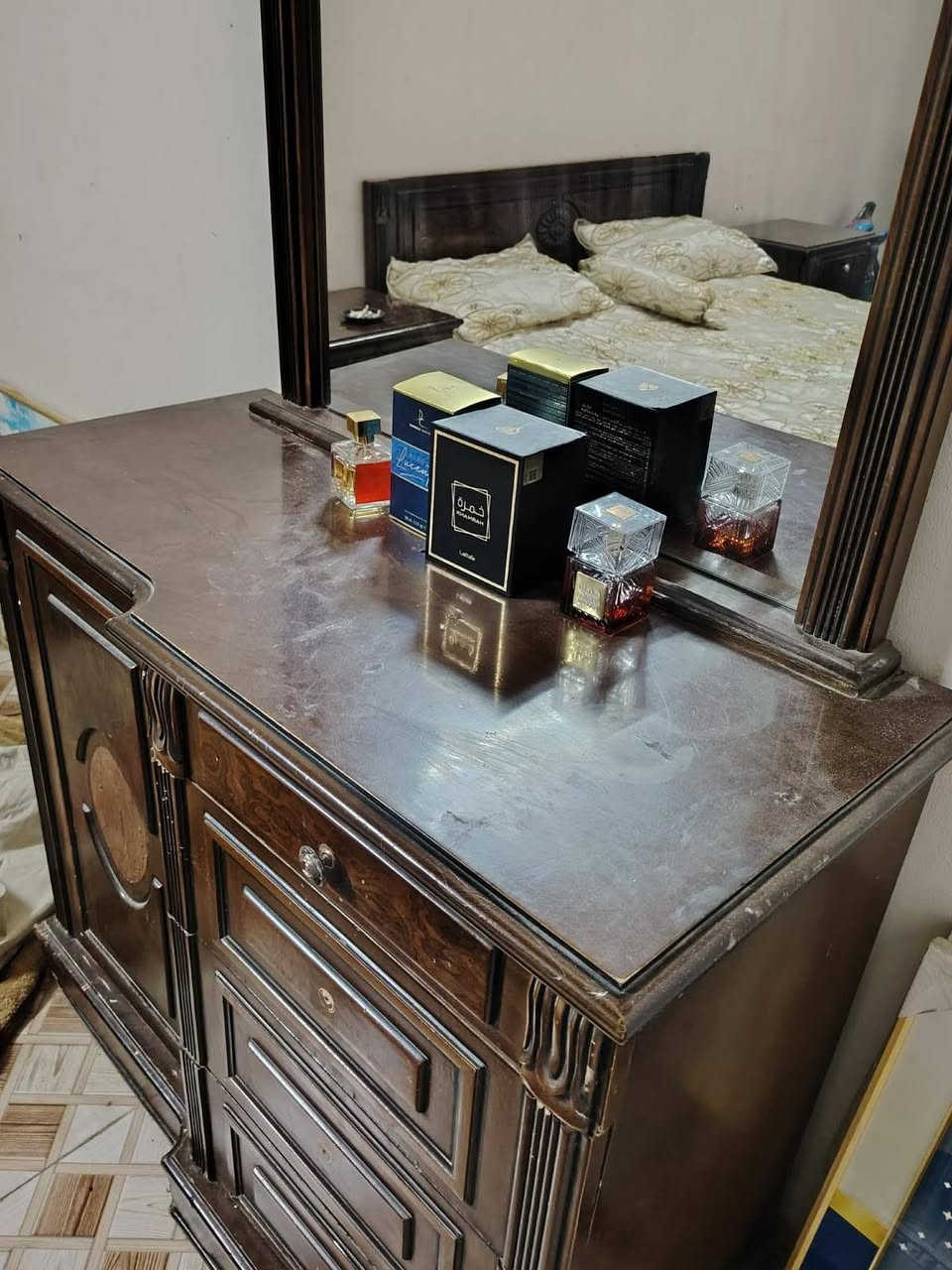 غرفه ماليزيه للبيع ١٥٠وبيها مجال
***********

