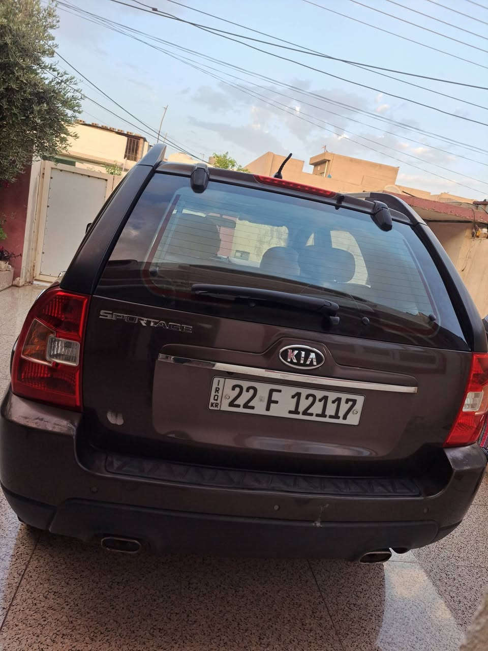 للبيع: كيا سبورتج 2010 - خليجي نظيف جداً 🚗
المواصفات:
​الموديل: 2010.
​الوارد: خليجي.
​اللون الخارجي: جوزي (بني).
​اللون الداخلي: بيجي.
​المميزات: فتحة سقف، شاشة أيباد متطورة.
​اللوحات: رقم أربيل، السنوية والارقام باسمي ومجددة لغاية 2028.
​الحالة العامة للسيارة:
​الصبغ: السيارة مكفولة من الصبغ تماماً.
​الملاحظات:
​يوجد تكحيل بسيط جداً في (الجاملغ، البنيد، والباكلايت).
​جرد خفيف جداً في البنيد (موضح بالصور).
​تعديل بارد بمقدار شبر واحد في باب السكن.
​السعر المطلوب:
💰107 ورقه
​للتواصل والاستفسار:
📞 ***********
