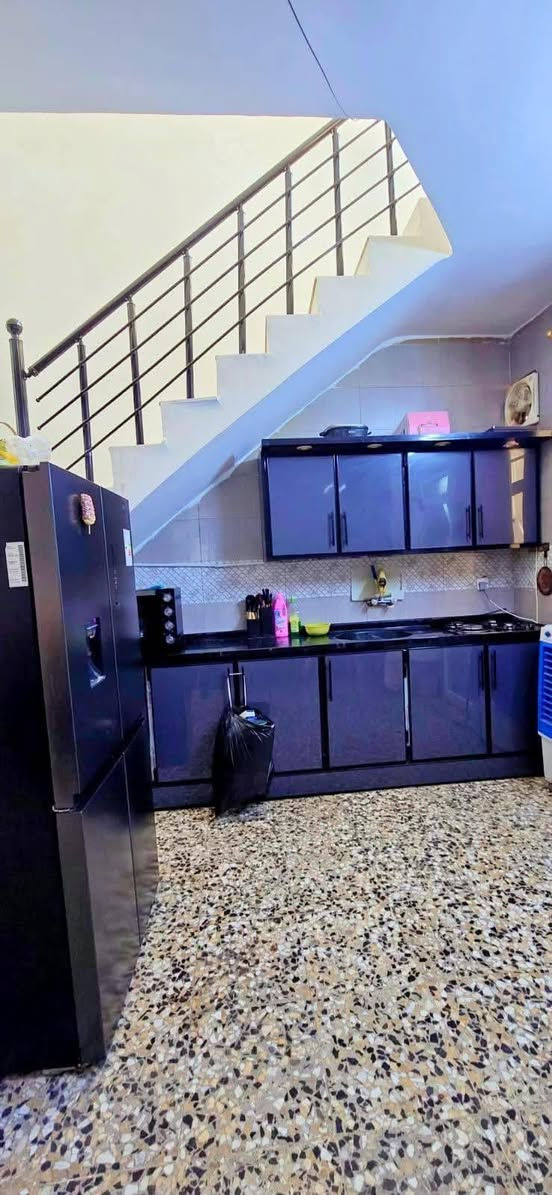 بيت زراعي ١٠٠ متر للبيع طابق واحد 
بغداد الراشدية منطقه الانتصار مقابيل مستشفى حماد شهاب قبل مرور الحسينيه قرب المستوصف 
خدمات متكامله ماء مجاري تبليط كهرباء مركز صحي مدارس حكوميه واهليه كل الخدمات متوفره 
معروض حصرا لدى مكتب الموسوي للعقار
 للإستفسار الاتصال على الرقم الموجود 
او زيارة المكتب
 ابو فاطمه الموسوي  ***********
