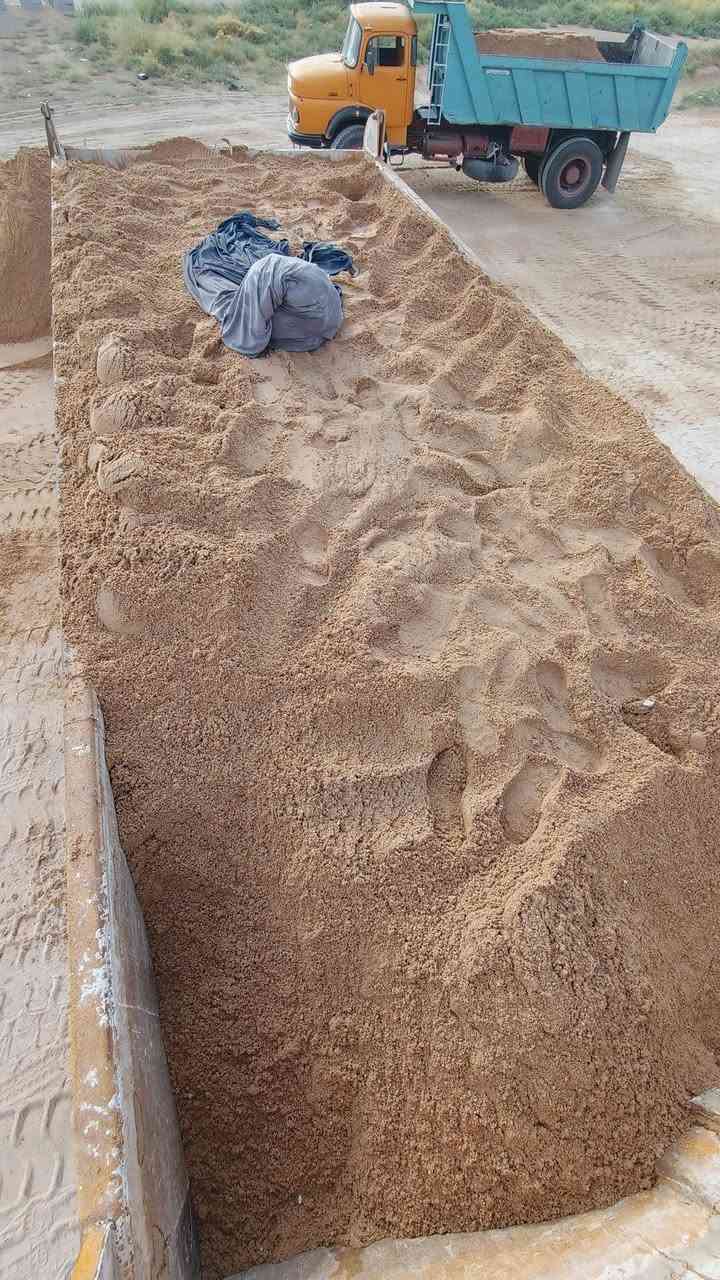 السلام عليكم رمل مغسول درجه اولى بدون أملاح رمله حلوه حيل حمل فول متواجد حالين في الغزاليه 
اتصل ودلل ***********
