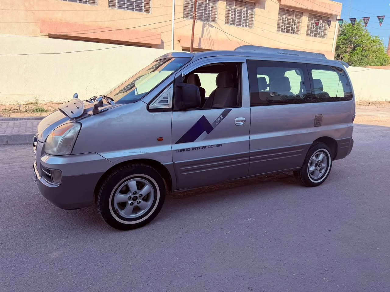 السلام عليكم
ستاركس 2005
رقم بغداد  خصوصي بأسمي سنوية لل31
بدون صبغ 
كير مكينه اكسل جدد
تبريد تدفئة تخم تاير باتري كله جديد 
مكان السيارة ديالى بعقوبة
السعر 83 وبيهة مجال 
رقم الهاتف ***********
