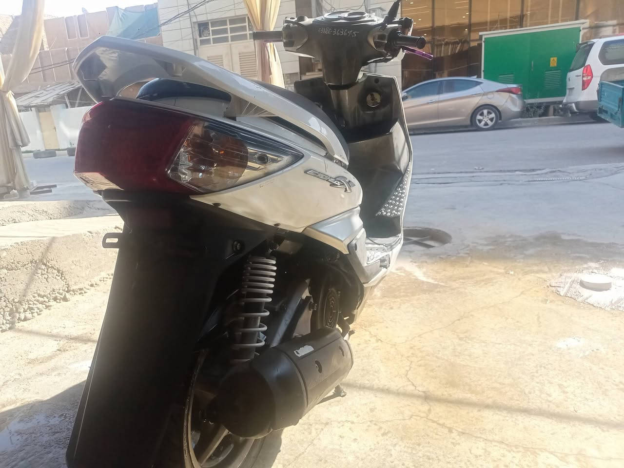 سلام عليكم شباب دراجه للبيع سكنس شمعه . مامفتوحه دراجه بلادي نضيفه .دراجه مامبدل شي بيه كله بلادي سعر خاص. رقم الهاتف . ***********
