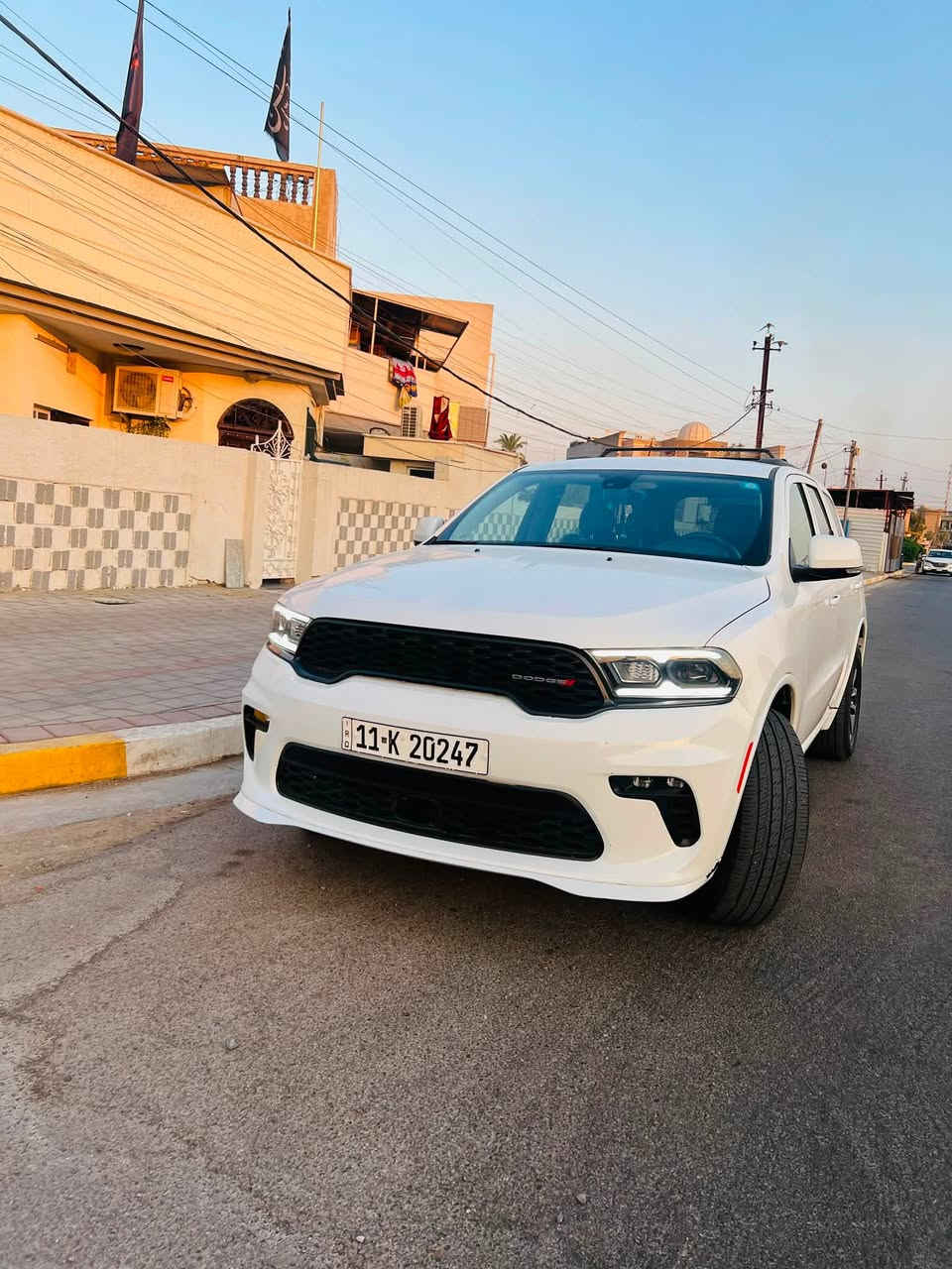 السلام وعليكمم اخوتي
للبيع فقط 
دورنكو 2017 
مواصفات GT 
بيهه حادث امريكا باب وره السايق و الجاملغ 
و حادث صار بالعراق تبدل بيهه جاملغ و تعديل شويه ب البنيد 
وخابرني و تتدلل ادزلك صور الحادثين 
رقم الموبايل *********** راسلني واتساب او تريد تتصل و اني بخدمتك

