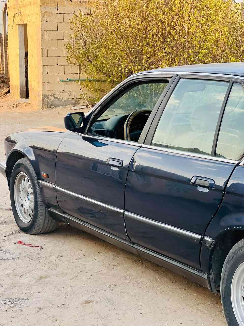 السلام عليكم بي ام 735 رقم أنبار انگليزي سنوية لل29 مداور ثاني يوم مصبوغة عام بيهه هاي الطخة مثل ماموضح بالصور گير ومحرك ففتي 3000 مكفولات حدادية نص عمر السعر 35 ترهم مراوس حسب القناعة مكاني نجف مفرق الكفل للاستفسار ***********
