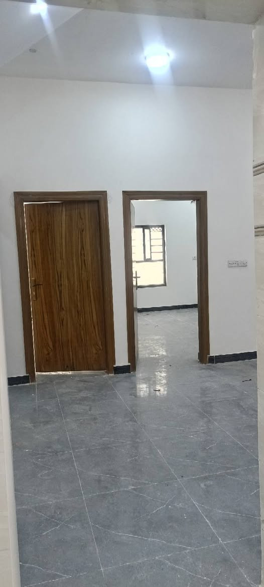 💎بيت للبيع بناء حديث 💎
🔸 طابو زراعي عراقي 
📝نسخه من الطابو + وكاله
⭕تتكاتب مع صاحب الارض مباشر

🗺️#الموقع
 البصره ابي الخصيب ابو كوصره
🔹المساحه 120M²

🌼يتكون من
2غرفتين
▫️ صاله 
▪️ديوانيه 
🏺مطبخ 
🧩طارمه
🛞كراج
🚾صحيات(داخلي و خارجي)
💸#السعر 61 مليون قابل للتفاوض
▫️▪️▫️▪️▫️▪️▫️▪️▫️▪️
 واتساب
💯كافه الخدمات متوفره
⭕ موقع مميز  
▪️مدارس قريبه
▫️ماء حلو كهرباء اناره
▪️شوارع مبلطه
✔️باقي التفاصيل 🔑
*********** البصرة, العراق
