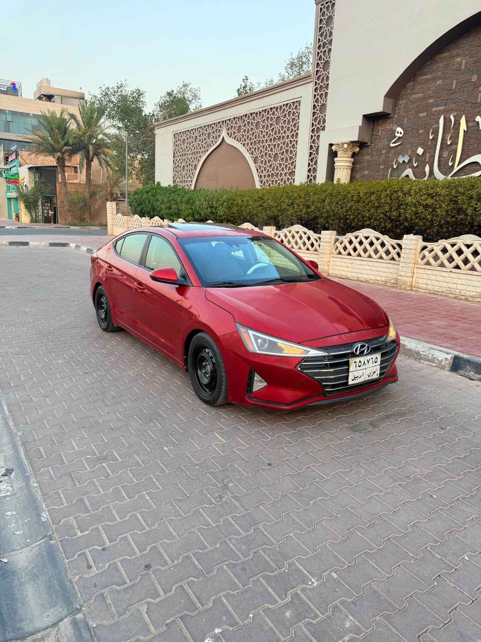 السلام عليكم  ألنترا أمريكي موديل 19 شكل ال20  السياره  فول مواصفات واحد ع واحد بصمه ابواب بصمه جنطه فتحه بل قماره السياره جاهزه مابيه اي نقص  تبريد ثلج حداديه جديده مكينه وكير مكفولات  حادثه  صبغ فقط من دون حادث قبق جنطه وجاملغ خلفي   وبيه شويه جراد بل بنيد  وباقي السياره كفاله  
رقم اربيل الماني مداور او وكاله  السعر ب 133 وبيه مجال 
المكان النجف الأشرف  شارع المطار قرب صوره علكم  الاستفسار الاتصال ***********
